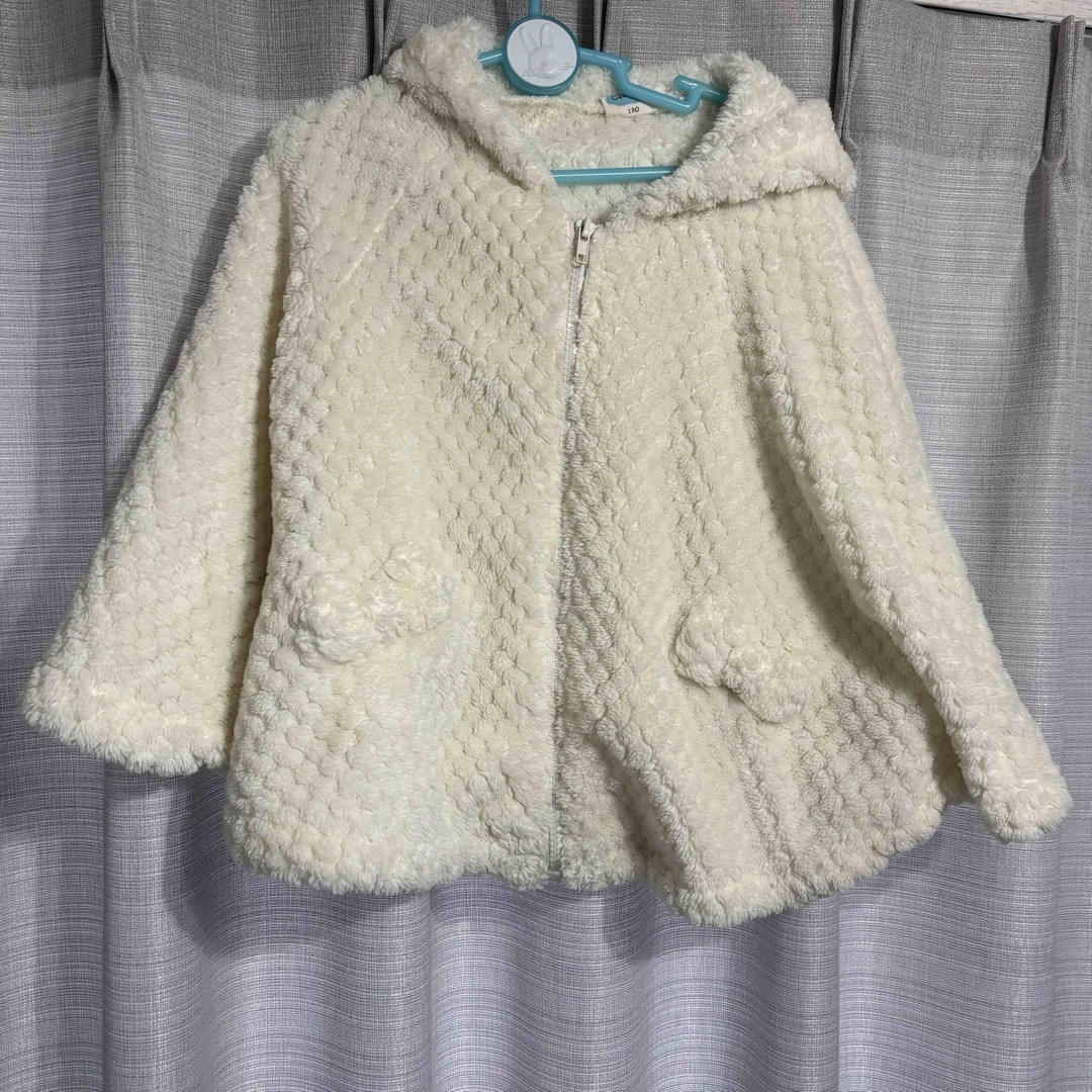 ポンチョ(キッズ130cm) キッズ/ベビー/マタニティのキッズ服女の子用(90cm~)(ジャケット/上着)の商品写真