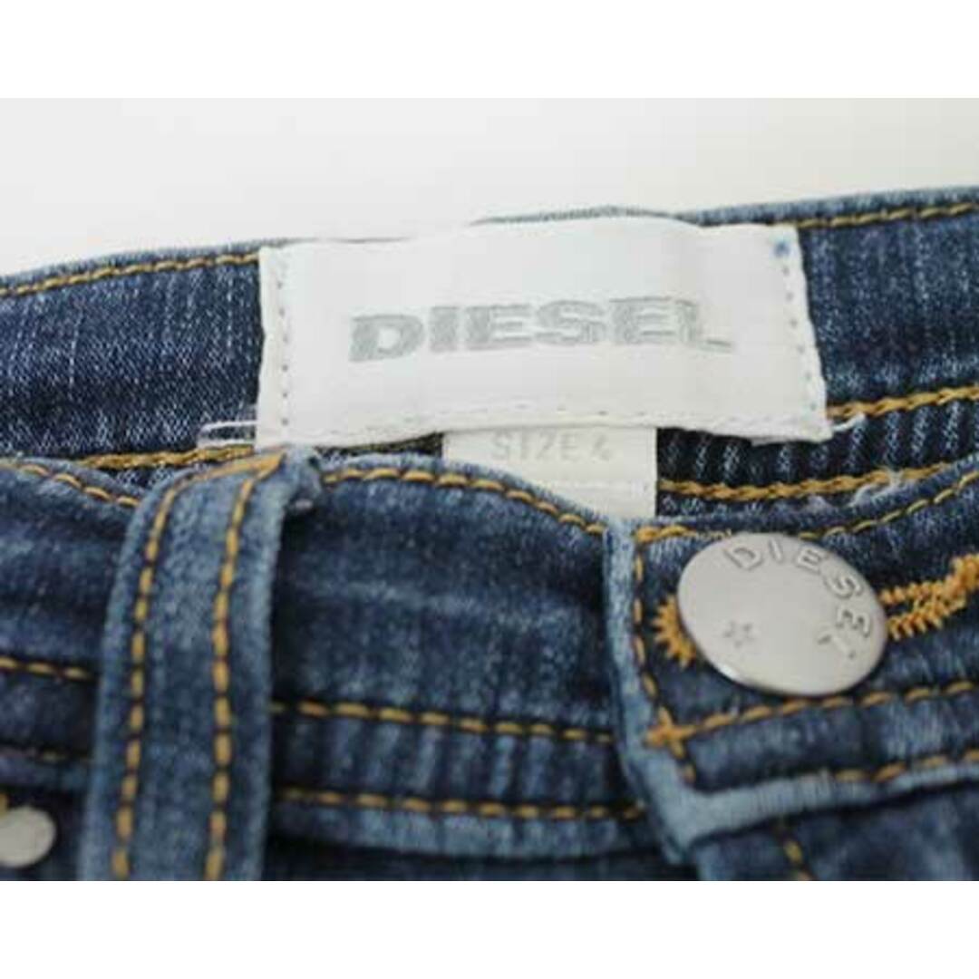 DIESEL(ディーゼル)の【春物 新入荷!】〓ディーゼルキッズ/DIESEL kids〓106cm ショートパンツ/ハーフパンツ/半ズボン/短パン 青【中古】 子供服 キッズ kids 女の子 春夏 bottoms 214042 キッズ/ベビー/マタニティのキッズ服女の子用(90cm~)(パンツ/スパッツ)の商品写真