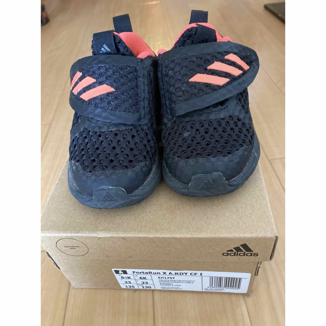 adidas メッシュベビーシューズ　13.5cm キッズ/ベビー/マタニティのベビー靴/シューズ(~14cm)(スニーカー)の商品写真