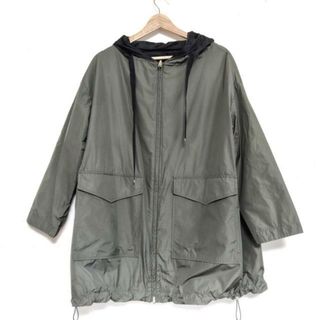 ヘルノ(HERNO)のHERNO(ヘルノ) ブルゾン サイズ40 M レディース美品  - カーキ 長袖/リバーシブル/秋/冬(ブルゾン)