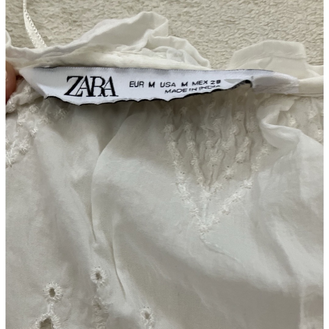 ZARA(ザラ)の中古美品 ZARA レーストップス 袖コンシャス  レディースのトップス(シャツ/ブラウス(長袖/七分))の商品写真