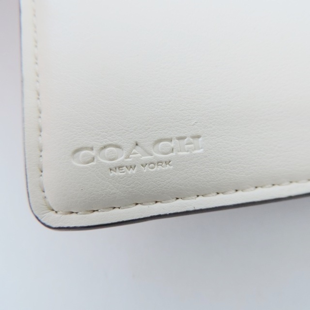 COACH(コーチ)のCOACH(コーチ) 2つ折り財布 シグネチャー柄 F23553 グレーベージュ×アイボリー PVC(塩化ビニール)×レザー レディースのファッション小物(財布)の商品写真