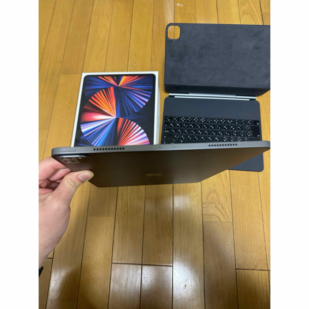 Apple(アップル)のipad pro 12.9インチ　128GB Wi-Fi 5世代 スマホ/家電/カメラのPC/タブレット(タブレット)の商品写真