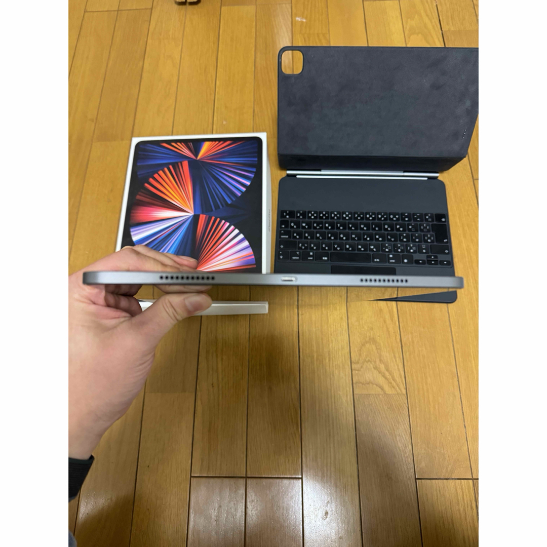 Apple(アップル)のipad pro 12.9インチ　128GB Wi-Fi 5世代 スマホ/家電/カメラのPC/タブレット(タブレット)の商品写真