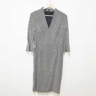 エスカーダ(ESCADA)のESCADA(エスカーダ) ワンピース サイズ36 M レディース - 黒×ライトグレー Vネック/長袖/ひざ丈(その他)