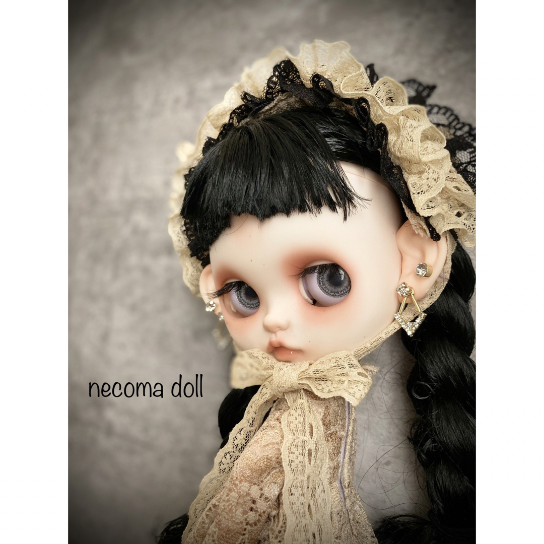 【necoma doll】黒髪ロングの白肌ちゃん◆病みメイク◆ほんのりホラー ハンドメイドのぬいぐるみ/人形(人形)の商品写真