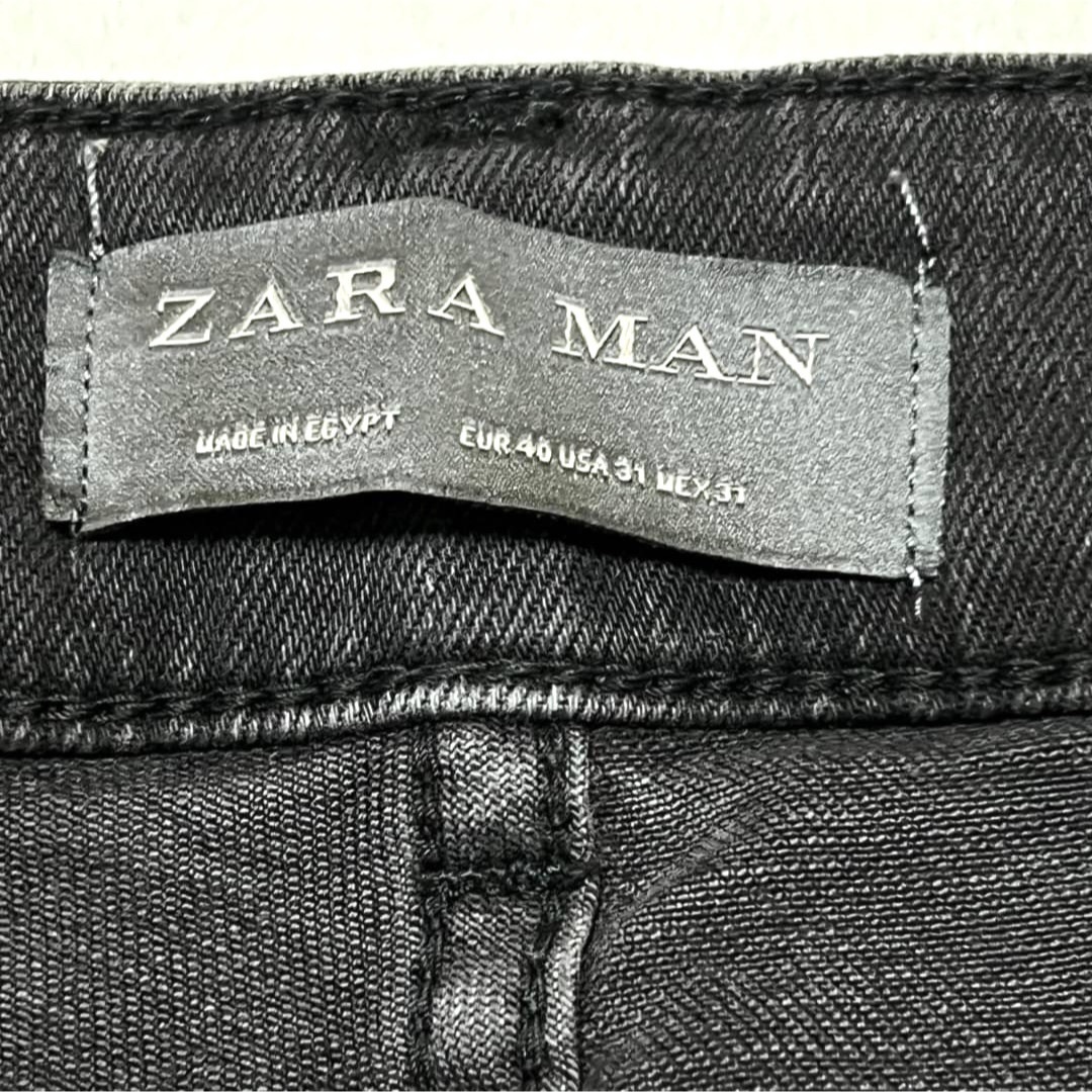 ZARA(ザラ)のザラ ブラック ダメージ加工 スリムテーパード ストレッチ サイズUSA 31 メンズのパンツ(デニム/ジーンズ)の商品写真