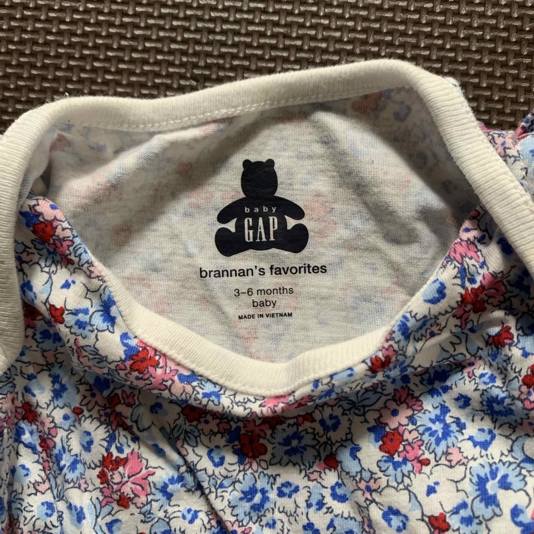 GAP(ギャップ)のGAP baby ボディースーツ　60センチ キッズ/ベビー/マタニティのベビー服(~85cm)(ロンパース)の商品写真