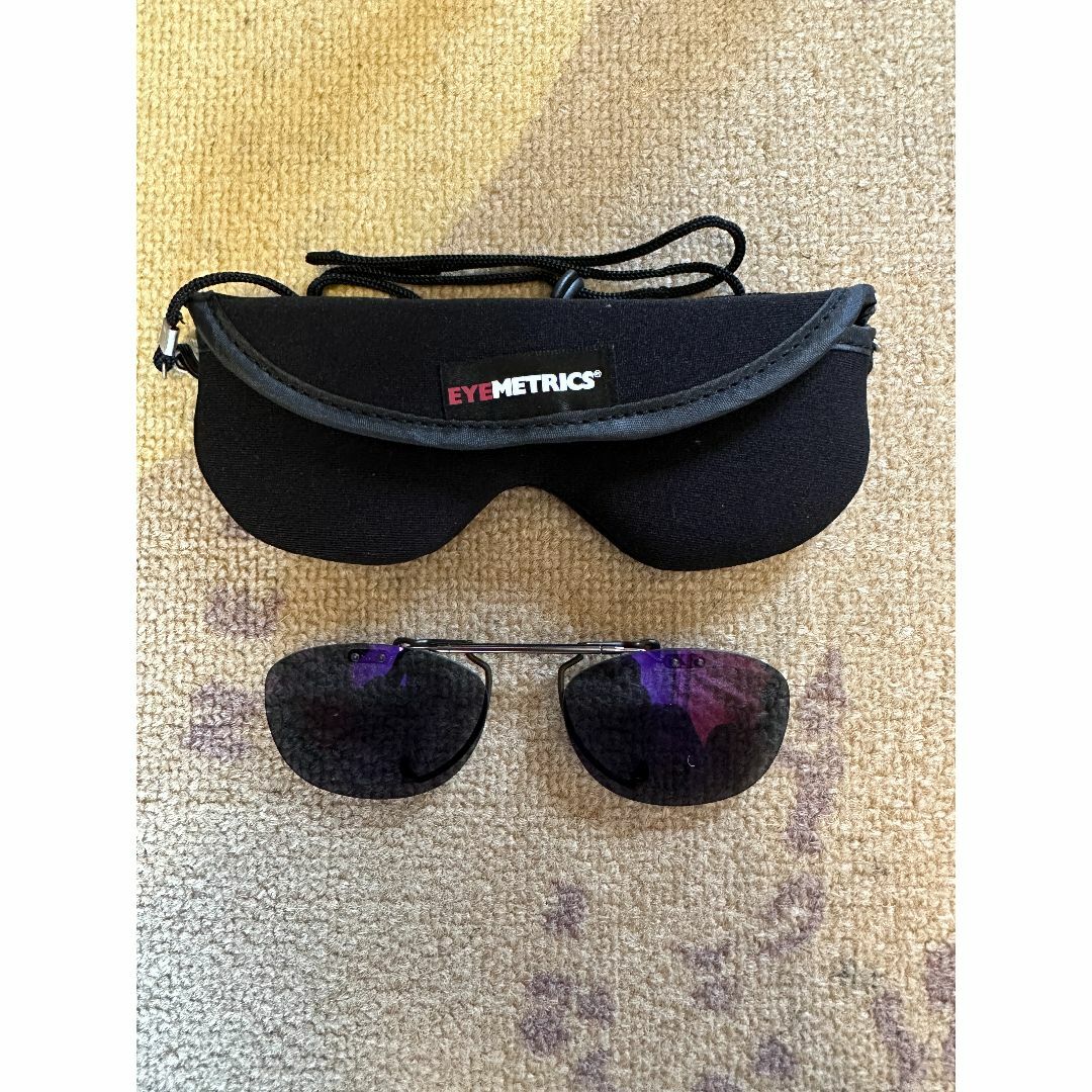 EYEMETRICS アイメトリクス フリップグラス ケース付（美品） メンズのファッション小物(サングラス/メガネ)の商品写真