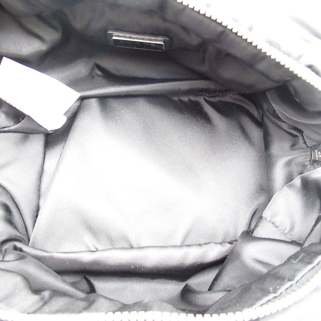 PRADA(プラダ)のプラダ Re-Nylon トラベルポーチ  2NA050 ナイロン メンズクラッチバッグ
 ブラック(NERO)【中古】 メンズのバッグ(セカンドバッグ/クラッチバッグ)の商品写真