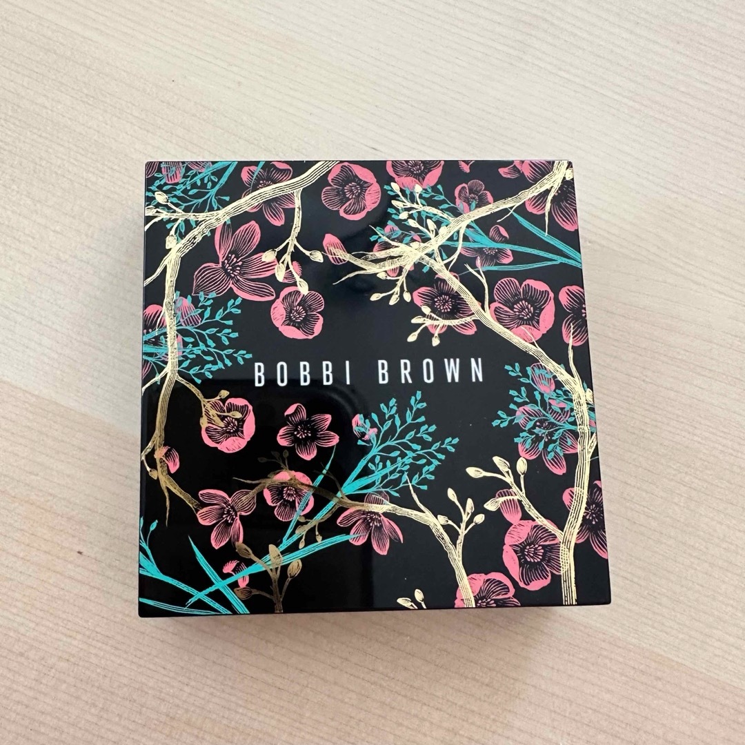 BOBBI BROWN(ボビイブラウン)のボビィブラウン　ハイライティングパウダーL01ピンクグロウ コスメ/美容のベースメイク/化粧品(フェイスパウダー)の商品写真