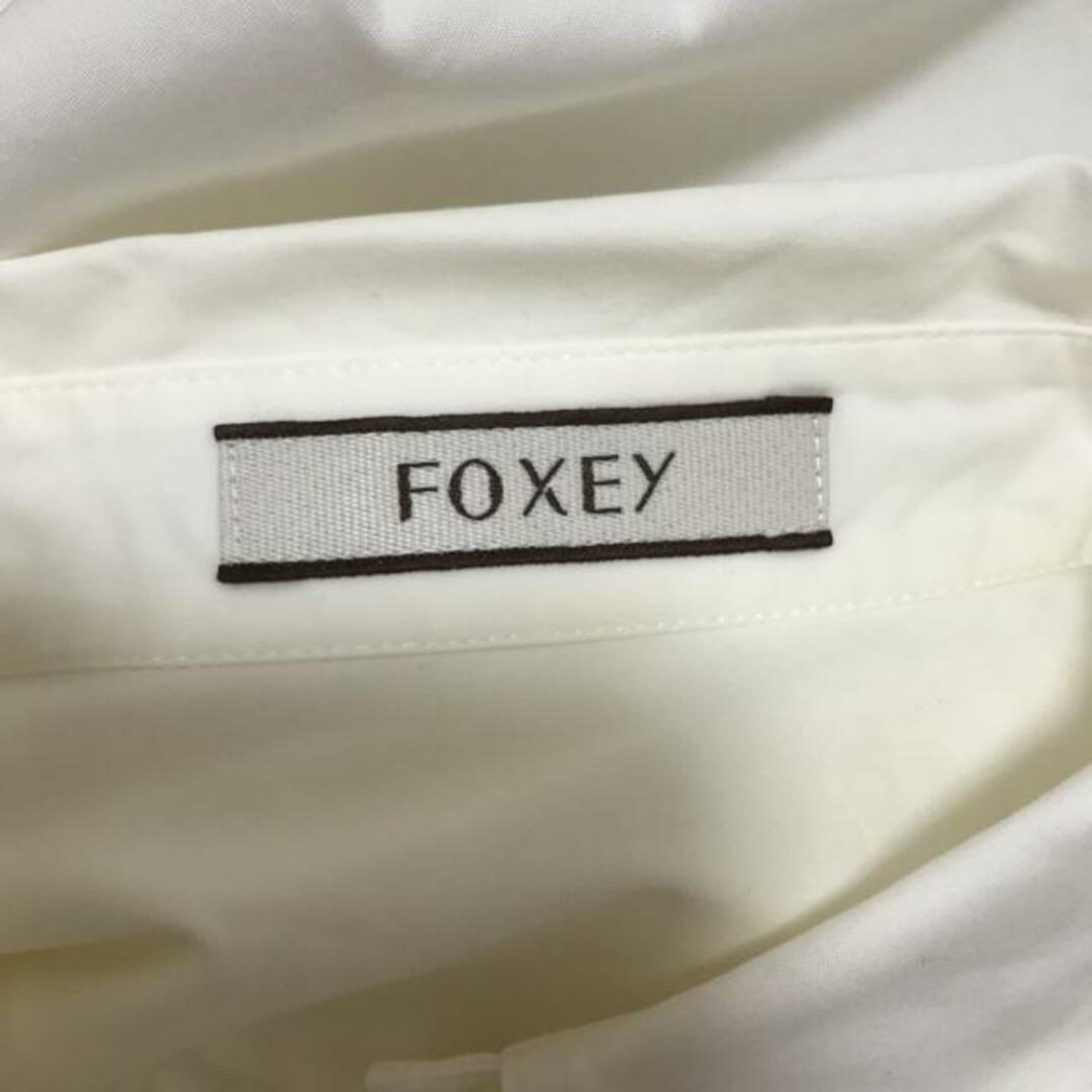 FOXEY(フォクシー)のFOXEY(フォクシー) 長袖シャツブラウス レディース美品  白 レディースのトップス(シャツ/ブラウス(長袖/七分))の商品写真