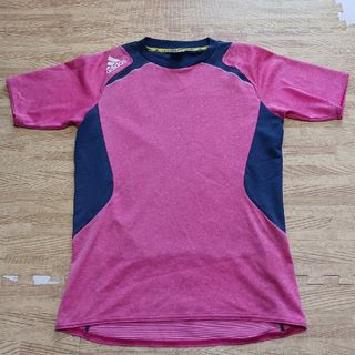 アディダス(adidas)のadidas　Tシャツ(Tシャツ(半袖/袖なし))