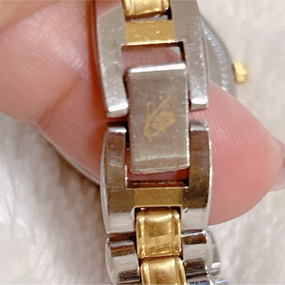 KENZO(ケンゾー)の【KENZO】薔薇フレーム　ツインカラー　腕時計　稼働品　美品　ケンゾー　古着 レディースのファッション小物(腕時計)の商品写真