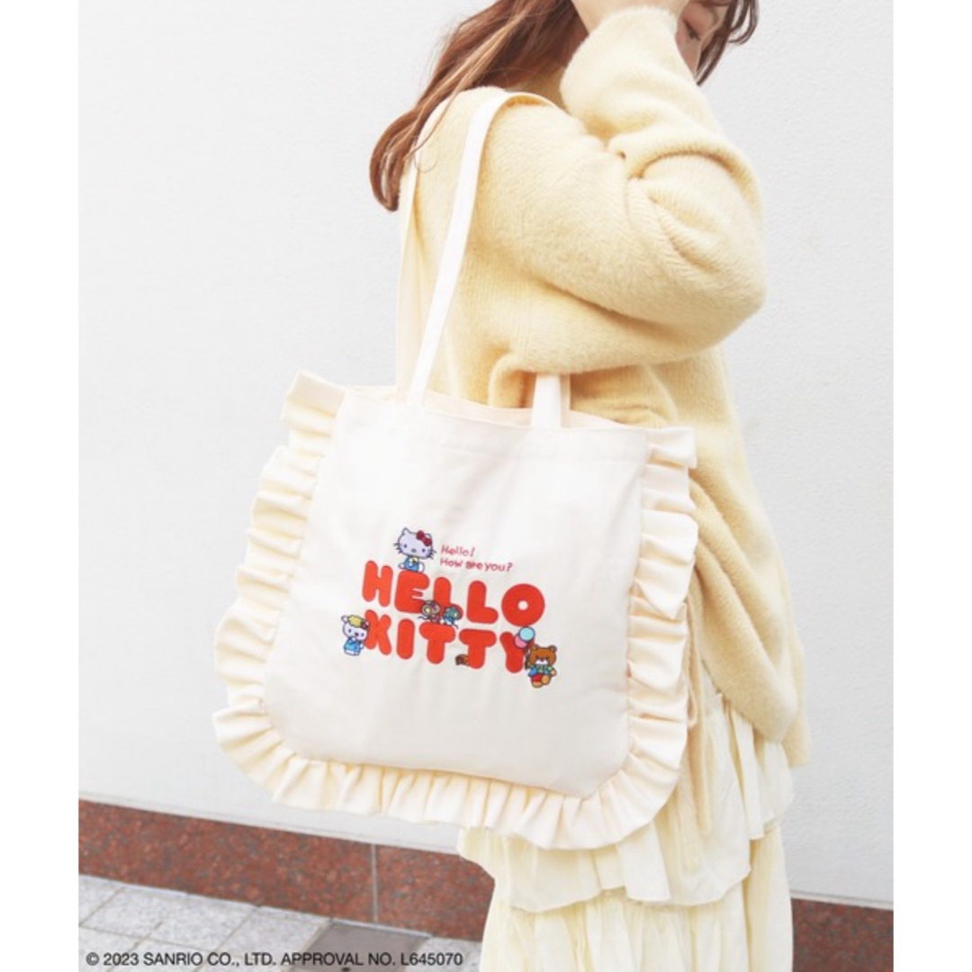 サンリオ(サンリオ)のサンリオ ハローキティ フリルトートバッグ （ホワイト） Sanrio アコモデ レディースのバッグ(トートバッグ)の商品写真