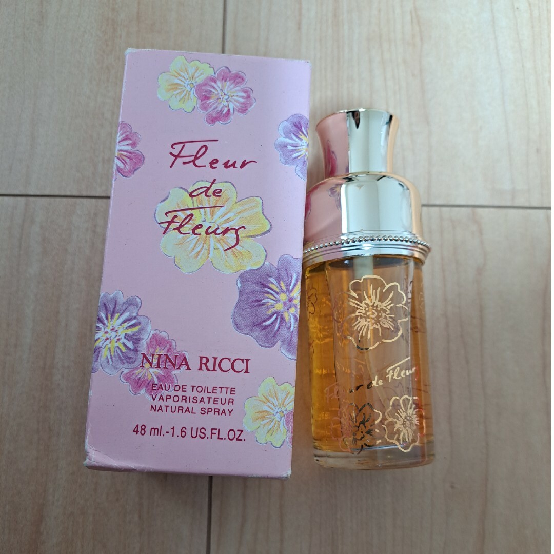 NINA RICCI(ニナリッチ)のニナリッチ Fleur de Foleursのボトル コスメ/美容の香水(香水(女性用))の商品写真