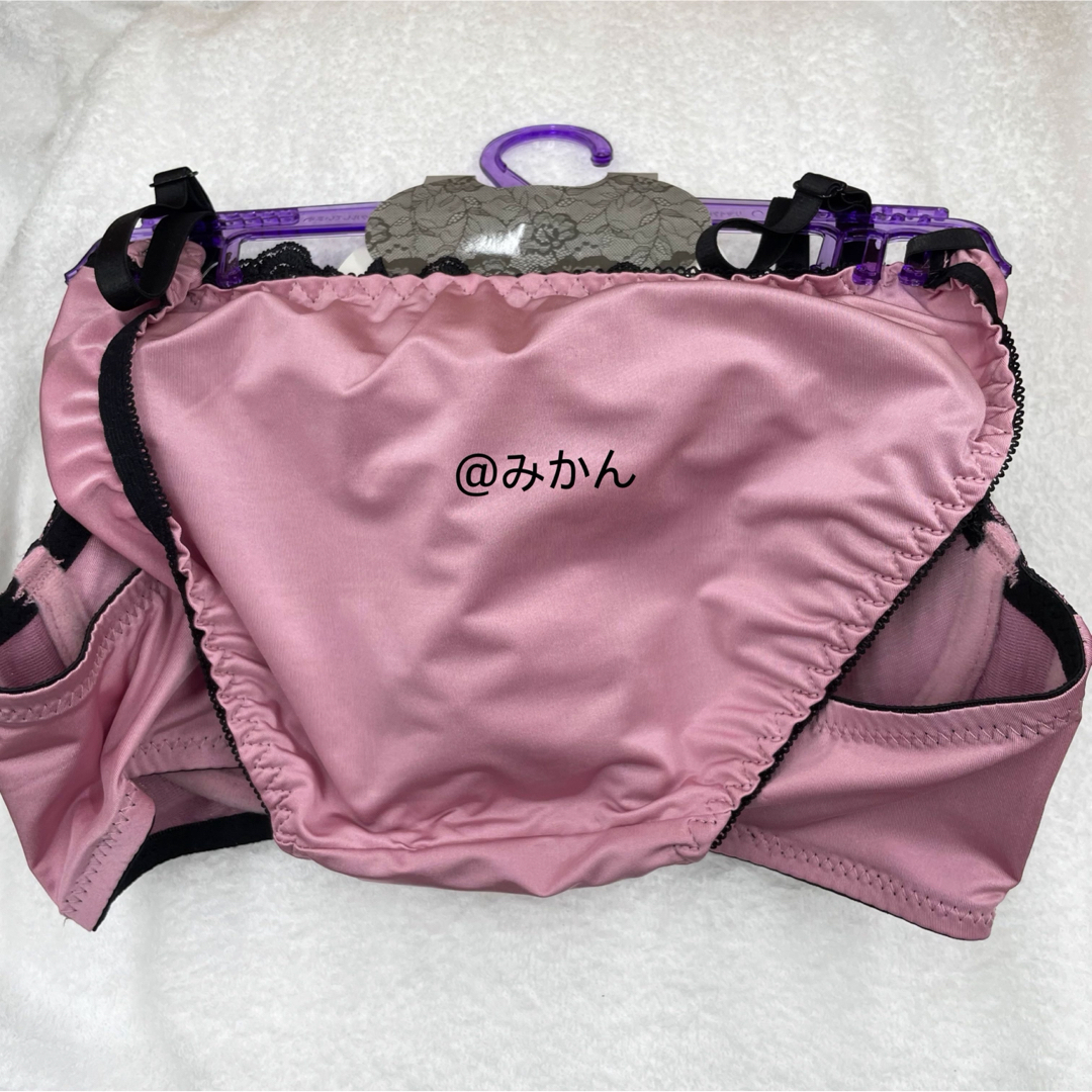 ゴシックブラックレースブラショーツセット(ピンク) レディースの下着/アンダーウェア(ブラ&ショーツセット)の商品写真