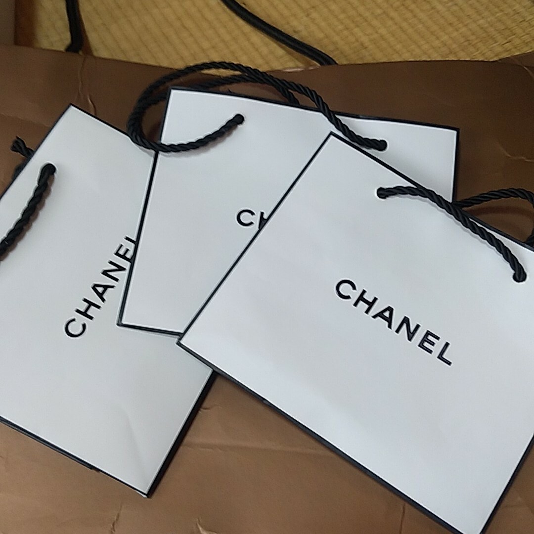 シャネルミニ紙袋 レディースのバッグ(ショップ袋)の商品写真