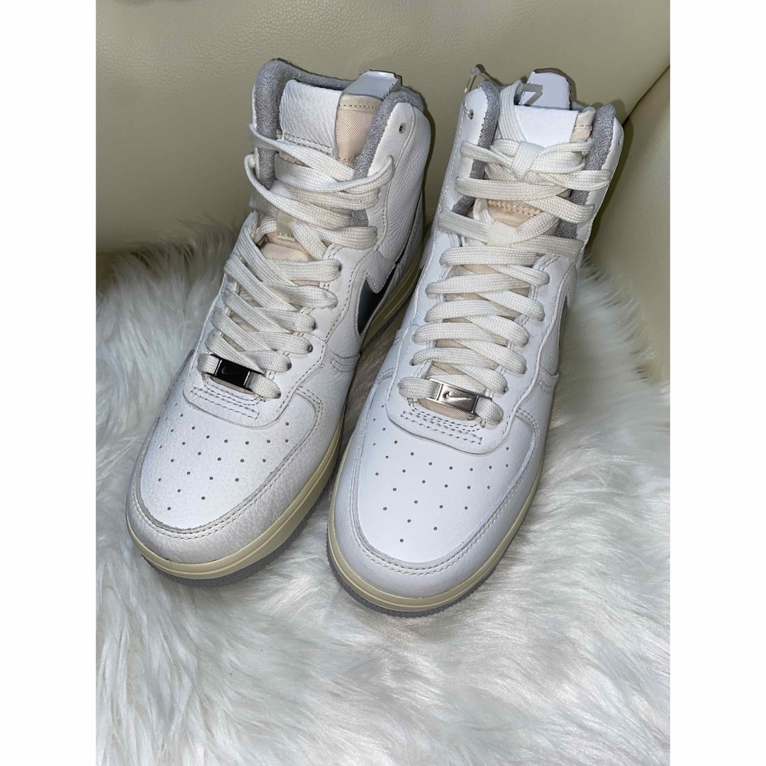 NIKE(ナイキ)の⭐️新品⭐️NIKE W  AIR Force1ストラップレス⭐️24.5cm レディースの靴/シューズ(スニーカー)の商品写真