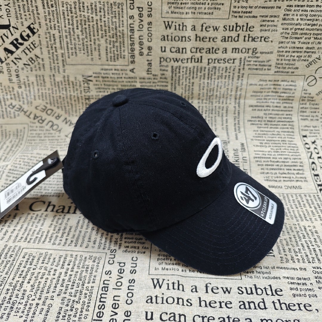 Oakley(オークリー)のY2K OAKLEY フロントロゴ REMIX DAD HAT BLACKOUT メンズの帽子(キャップ)の商品写真