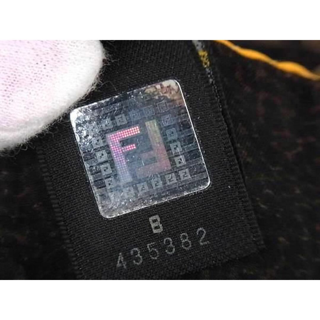 FENDI(フェンディ)の■新品同様■ FENDI フェンディ ズッカ柄 シルク100% スカーフ ハンカチーフ レディース ブラウン系 AU9935 メンズのメンズ その他(その他)の商品写真