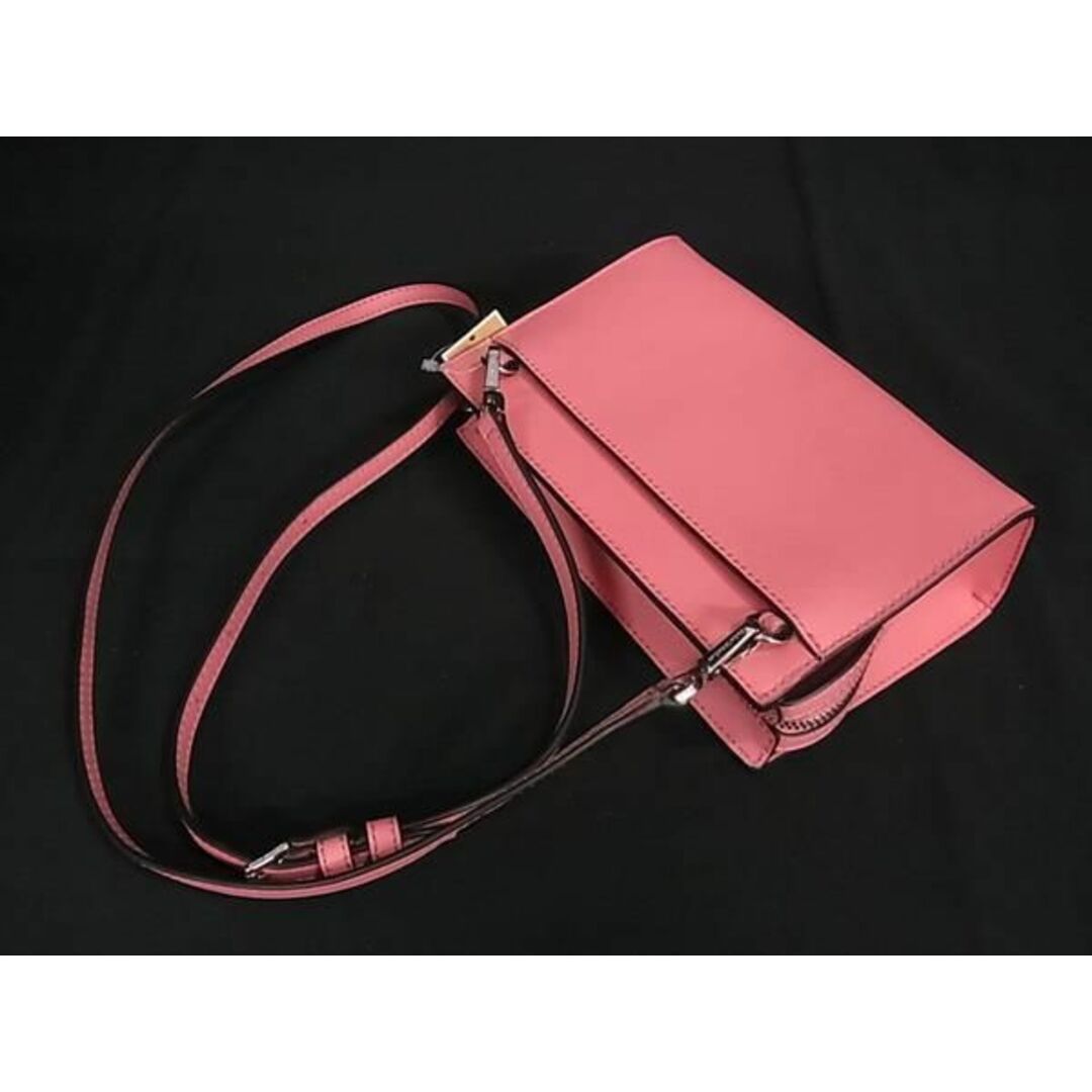 Michael Kors(マイケルコース)の■新品■未使用■ MICHAEL KORS マイケルコース PVC ショルダーバッグ クロスボディ レディース ピンク系 BJ2007 レディースのファッション小物(その他)の商品写真