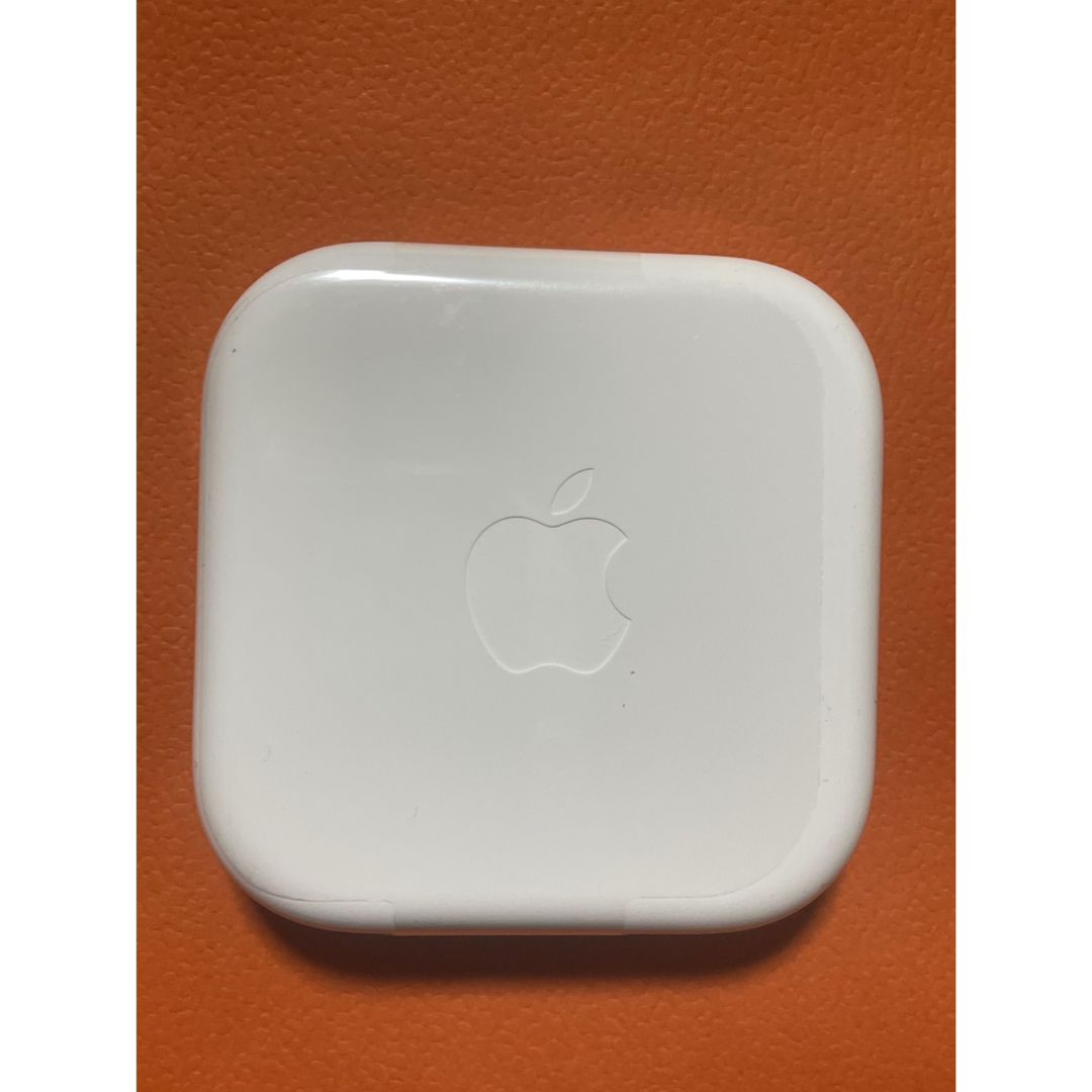 Apple(アップル)のiPhoneイヤホン　Apple純正 スマホ/家電/カメラのオーディオ機器(ヘッドフォン/イヤフォン)の商品写真