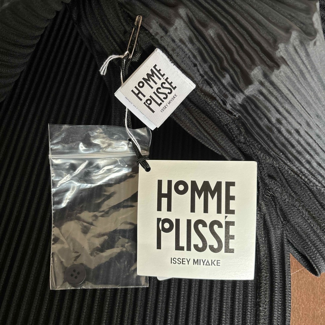 ISSEY MIYAKE - HOMME PLISSÉ MONTHLY COLOR MARCHブラック ISSEY MIYAKE - HOMME PLISSÉ MONTHLY COLOR MARCHブラック