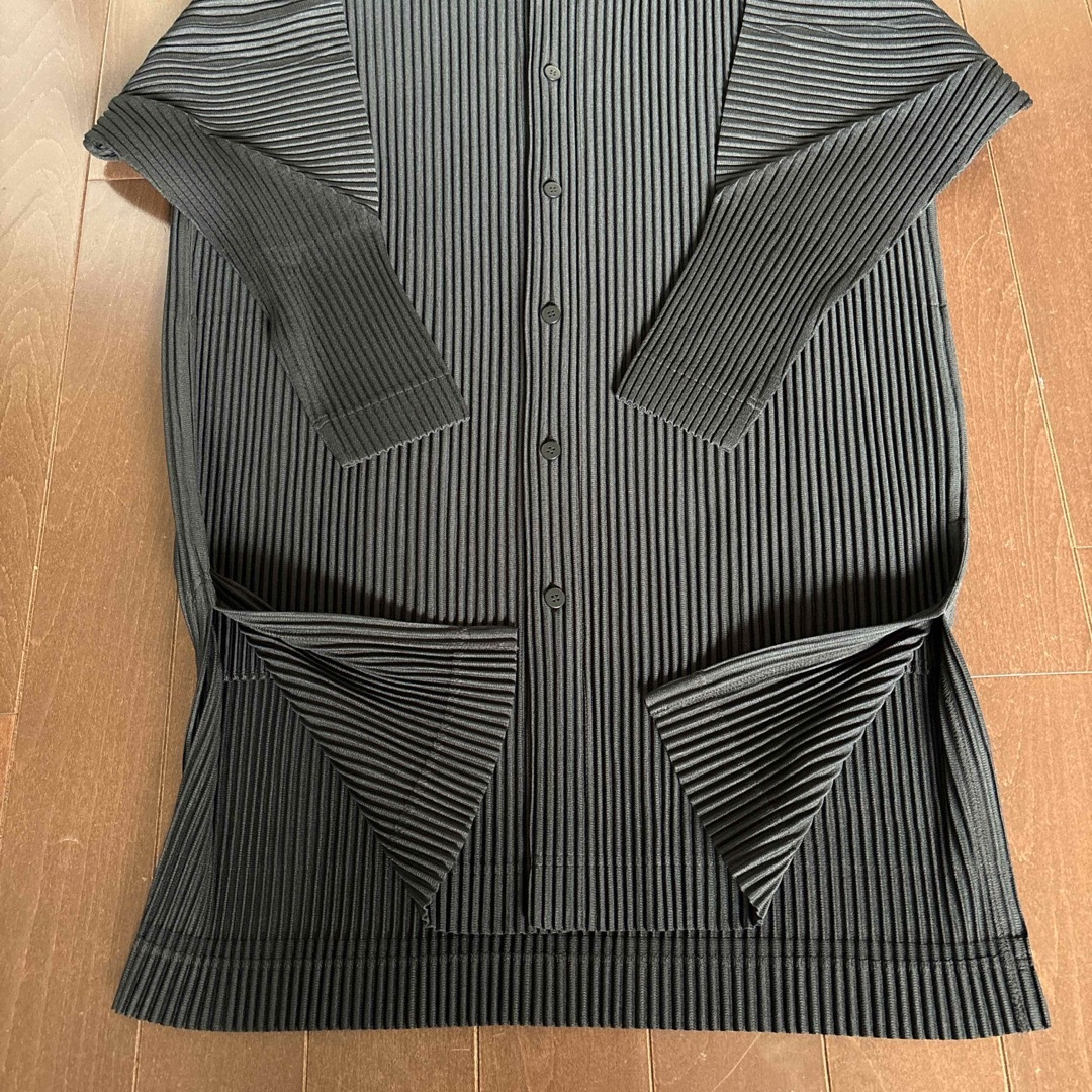 ISSEY MIYAKE - HOMME PLISSÉ MONTHLY COLOR MARCHブラック ISSEY MIYAKE - HOMME PLISSÉ MONTHLY COLOR MARCHブラック