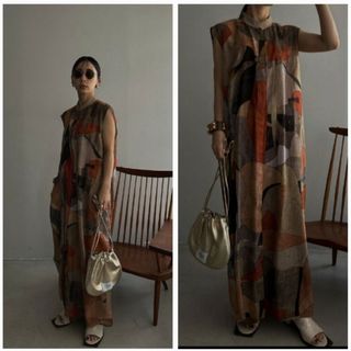 AMERI MEDI MURAL TRANSFORM DRESS