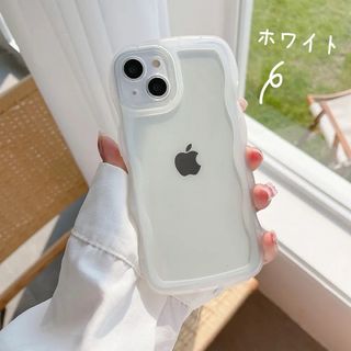 アイフォーン(iPhone)の【新商品】iPhoneケース うねうね ホワイト かわいい おしゃれ 韓国14(iPhoneケース)