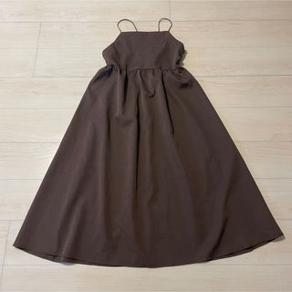 シマムラ(しまむら)の美品　ブラウン　バックオープンワンピース　(ロングワンピース/マキシワンピース)