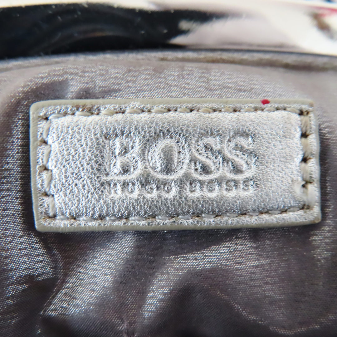 HUGO BOSS(ヒューゴボス)のS04 HUGO BOSS ヒューゴボス がま口 キャンバス コーティング ストライプ ショルダーバッグ シルバー/ブラック レディースのバッグ(ショルダーバッグ)の商品写真