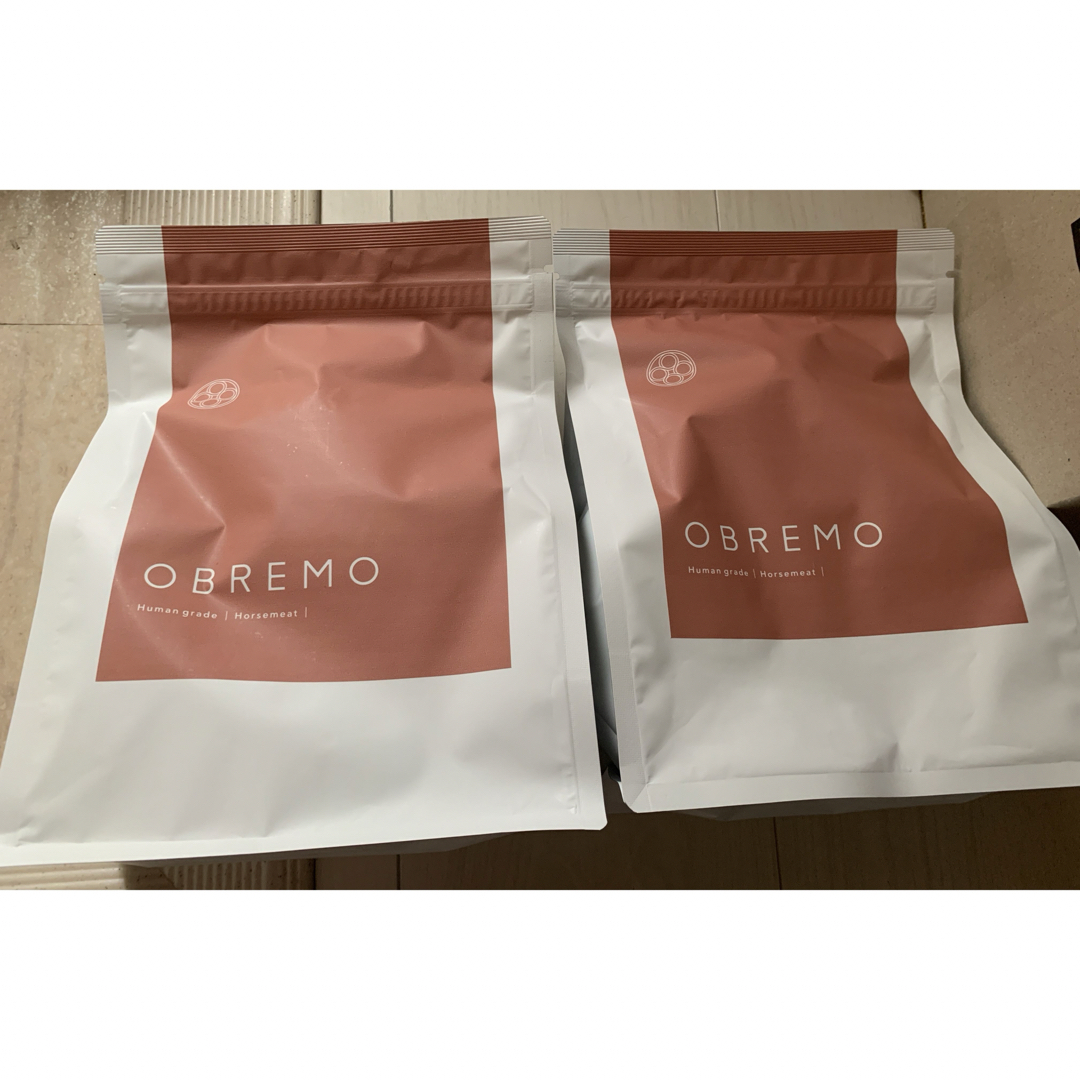 【新品・未使用】OBREMO オブレモ ドッグフード 馬肉 800g その他のペット用品(犬)の商品写真