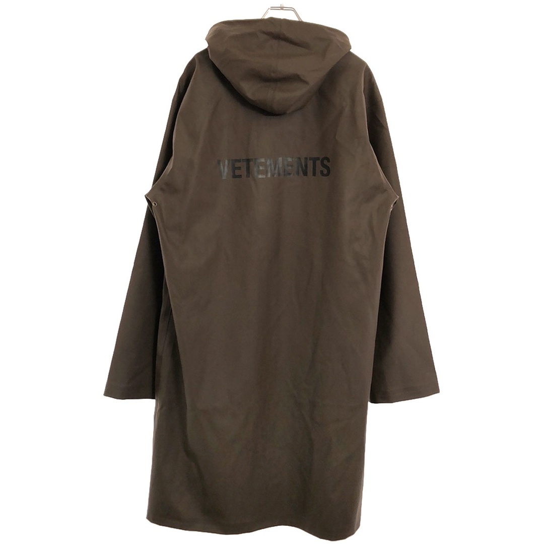 VETEMENTS(ヴェトモン)のVETEMENTS ヴェトモン 18SS オーバーサイズレインコート ブラウン WSS18JA33 メンズのジャケット/アウター(その他)の商品写真