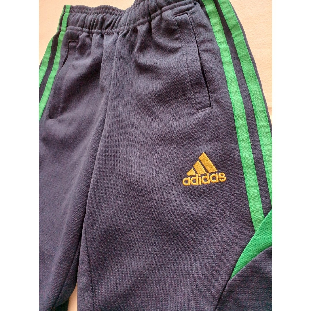 adidas(アディダス)のadidas ハーフパンツ 110 キッズ/ベビー/マタニティのキッズ服男の子用(90cm~)(パンツ/スパッツ)の商品写真