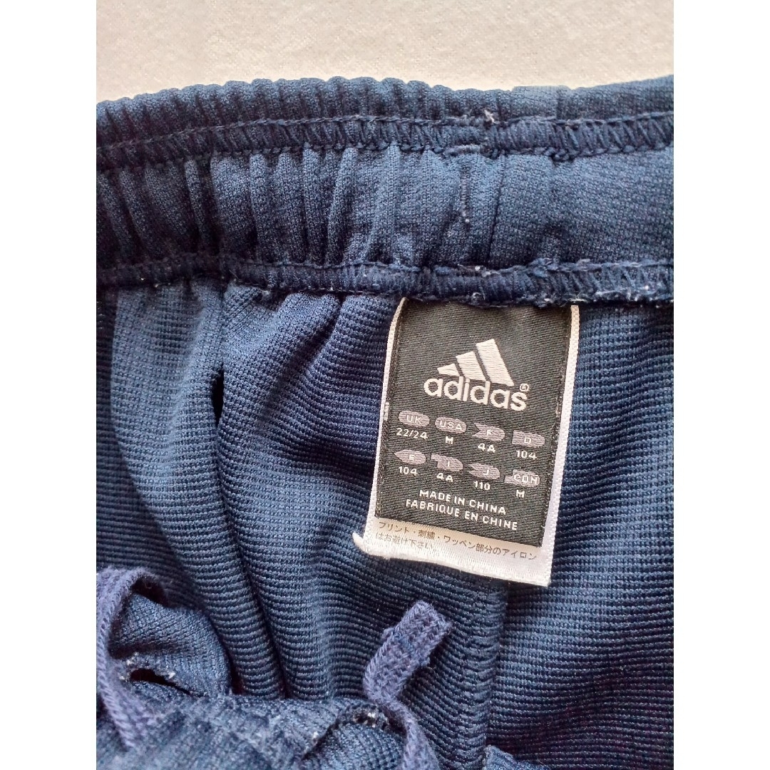 adidas(アディダス)のadidas ハーフパンツ 110 キッズ/ベビー/マタニティのキッズ服男の子用(90cm~)(パンツ/スパッツ)の商品写真