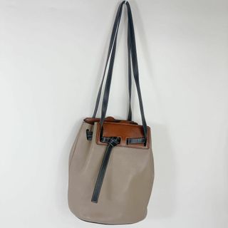 ロエベ(LOEWE)のロエベ ラゾバケット ショルダーバッグ　アナグラム　ライトグレー カーフスキン(ショルダーバッグ)