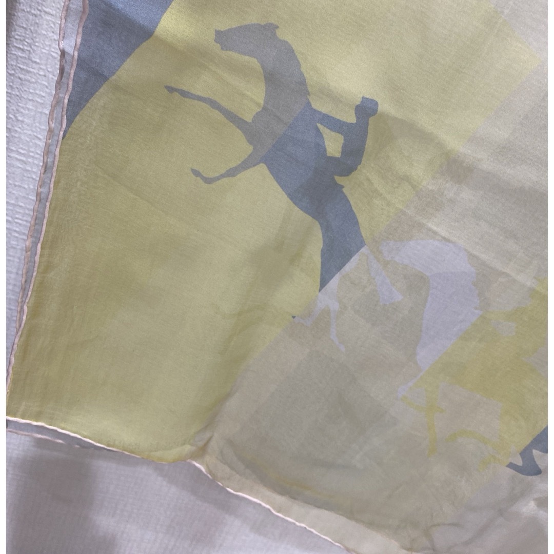 Hermes(エルメス)の②新品　定価17万　エルメス　シルクモスリン　ストール ロング　180×63cm レディースのファッション小物(バンダナ/スカーフ)の商品写真