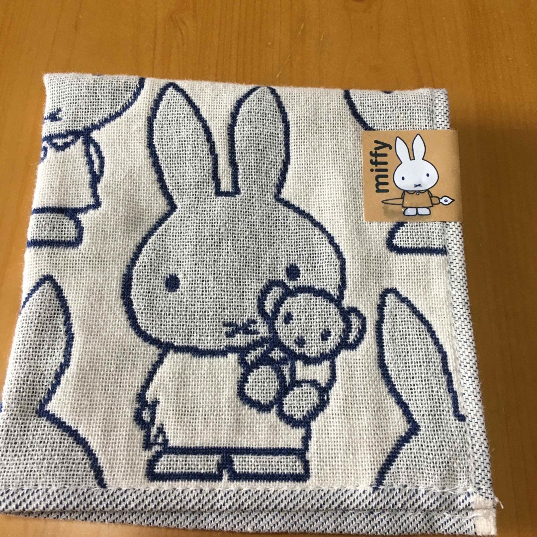 miffy(ミッフィー)のミッフィーハンカチ　値下げ レディースのファッション小物(ハンカチ)の商品写真