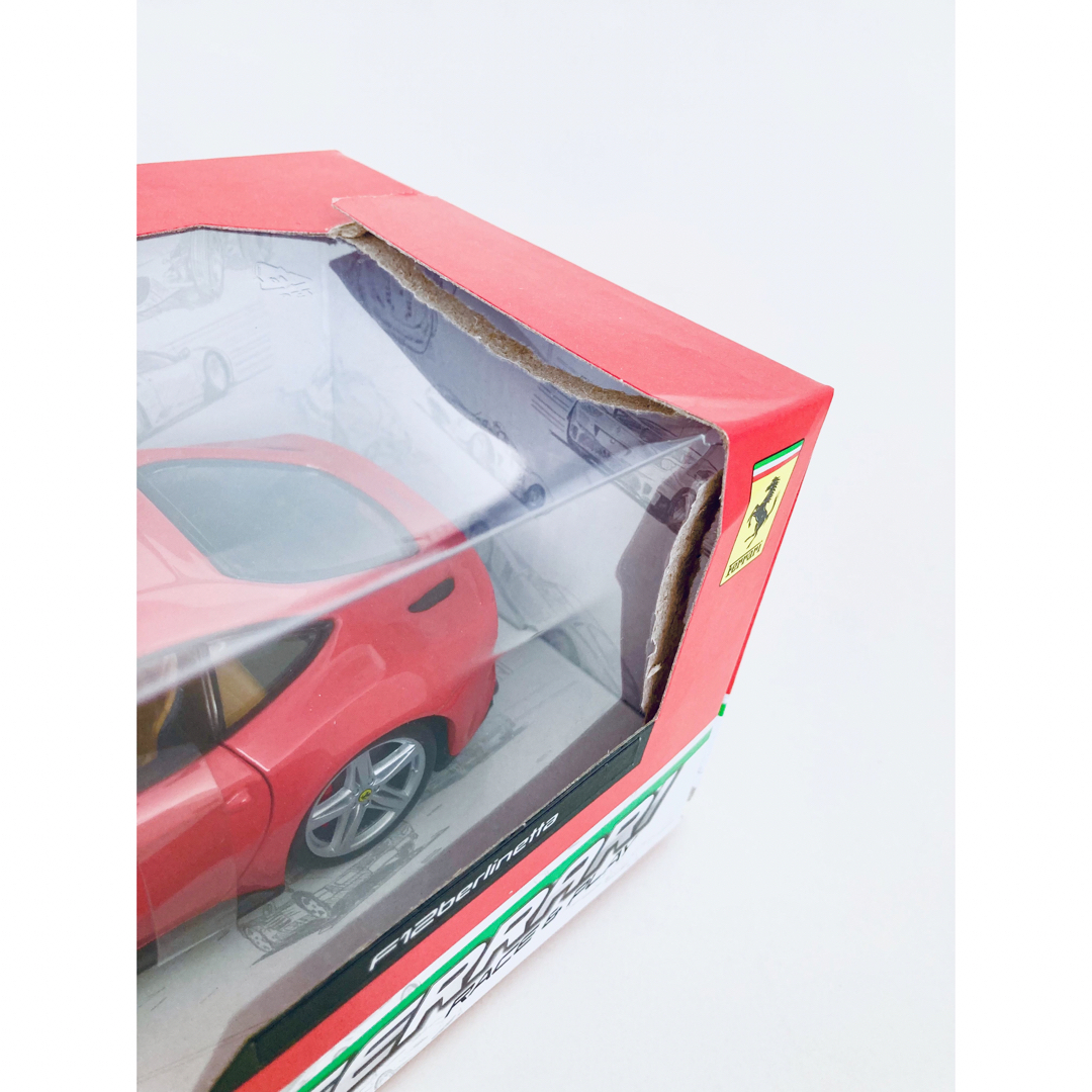 Ferrari F12 berlinetta  ミニカー 1/24 burago エンタメ/ホビーのおもちゃ/ぬいぐるみ(ミニカー)の商品写真