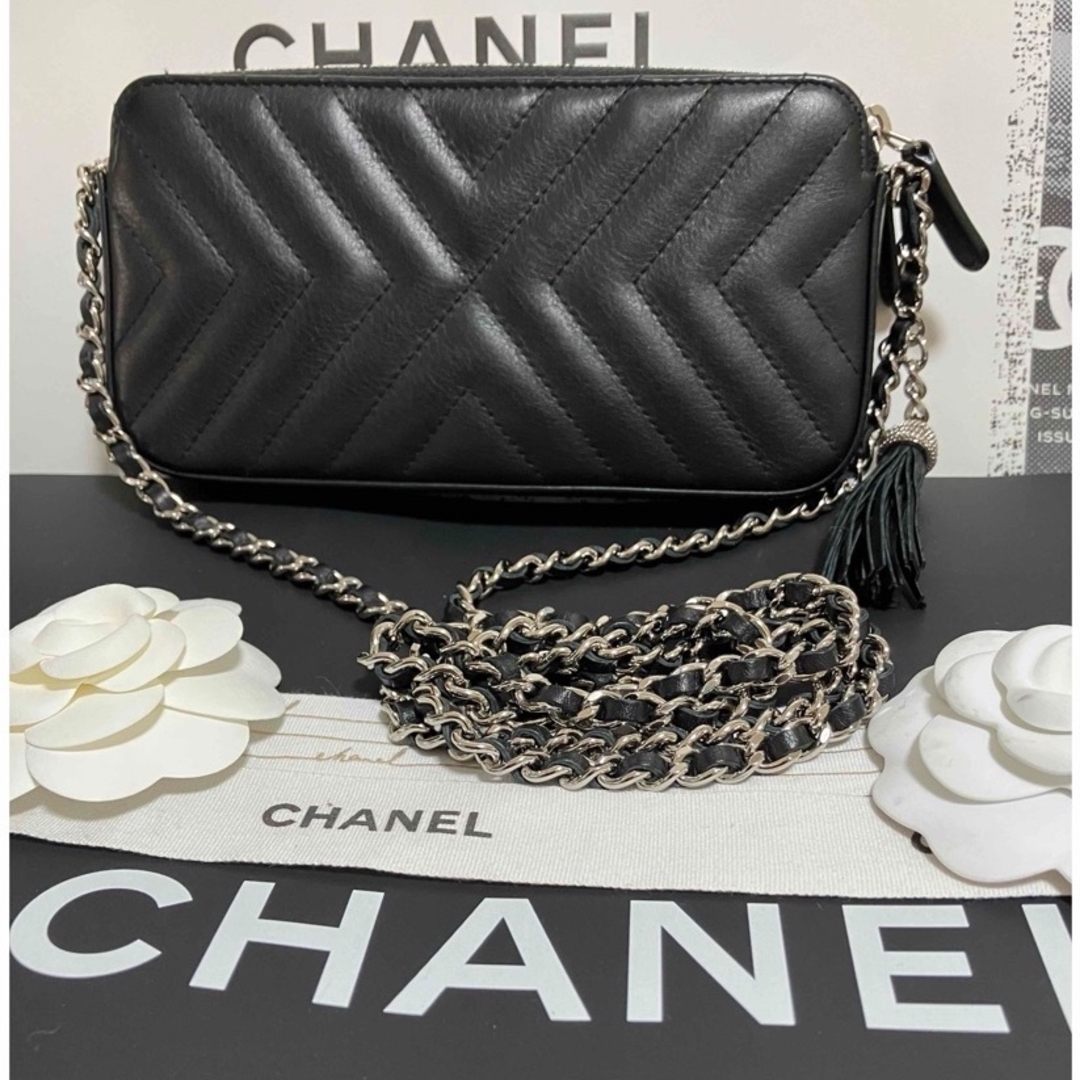 CHANEL(シャネル)の超美品★ シャネル マトラッセ シェブロン チェーンウォレット 黒 正規品 レディースのバッグ(ショルダーバッグ)の商品写真