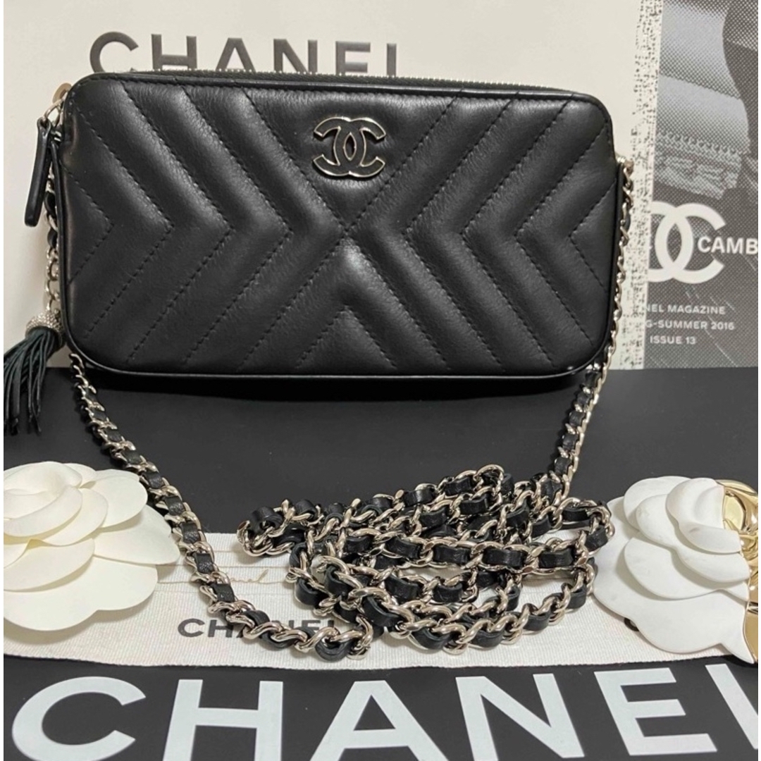 CHANEL(シャネル)の超美品★ シャネル マトラッセ シェブロン チェーンウォレット 黒 正規品 レディースのバッグ(ショルダーバッグ)の商品写真