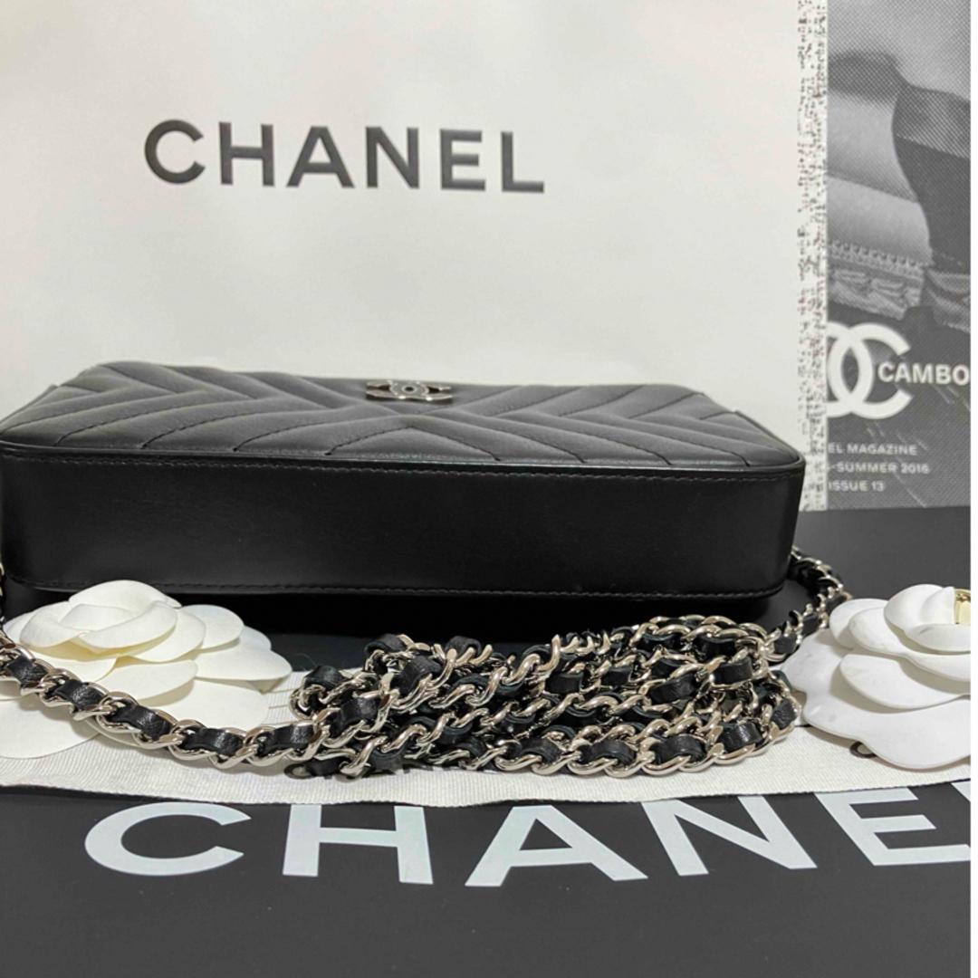 CHANEL(シャネル)の超美品★ シャネル マトラッセ シェブロン チェーンウォレット 黒 正規品 レディースのバッグ(ショルダーバッグ)の商品写真