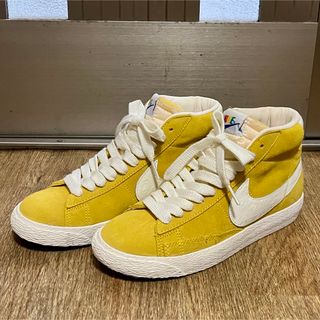 ナイキ(NIKE)のNIKE スニーカー ハイカット スウェード  イエロー 23.5cm  希少品(スニーカー)