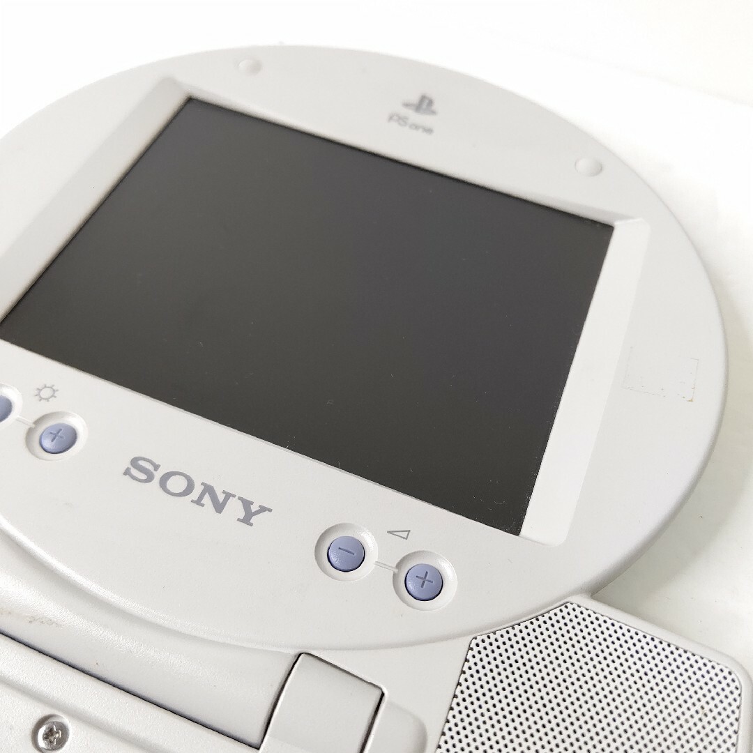 PlayStation(プレイステーション)のソニー　psone LCDモニター　セット　美品　SONY　プレイステーション エンタメ/ホビーのゲームソフト/ゲーム機本体(携帯用ゲーム機本体)の商品写真