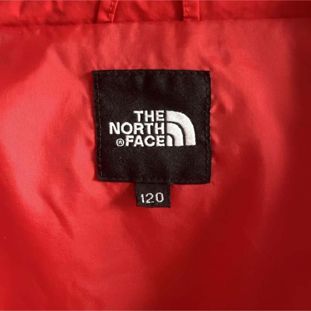 THE NORTH FACE(ザノースフェイス)の【キッズ】ノースフェイス　マウンテンパーカー　レッド　キッズ120 キッズ/ベビー/マタニティのキッズ服女の子用(90cm~)(ジャケット/上着)の商品写真