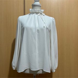 エムズグレイシー(M'S GRACY)の美品　エムズグレイシー　フリルカラーブラウス(シャツ/ブラウス(長袖/七分))