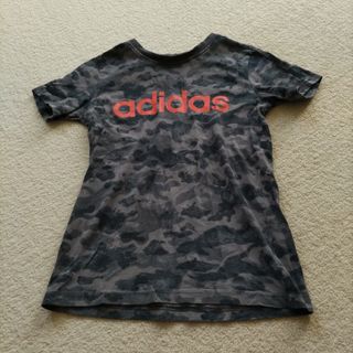 アディダス(adidas)のアディダス　迷彩　Tシャツ(Tシャツ/カットソー)