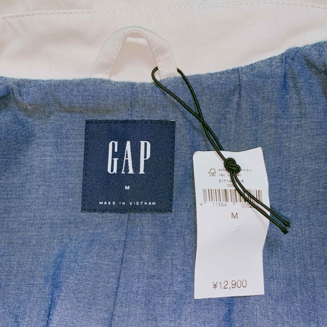 GAP(ギャップ)の新品　タグ付き　(訳あり)  GAP スプリング　ハーフコート　ベルト付き　M レディースのジャケット/アウター(スプリングコート)の商品写真